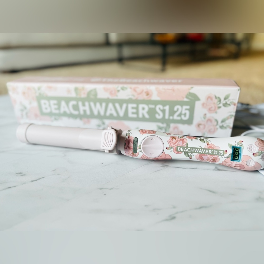 Beachwaver curling iron 1.25 barrel